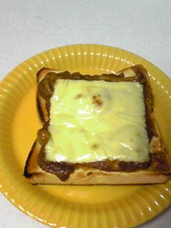 残ったカレーのチーズトースト-レシピのメイン写真