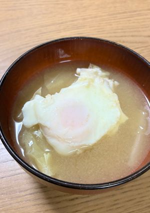 キャベツと大根の落とし卵入り味噌汁-レシピのメイン写真