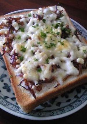新しい食べ方発見♡いかなごチーズトースト-レシピのメイン写真