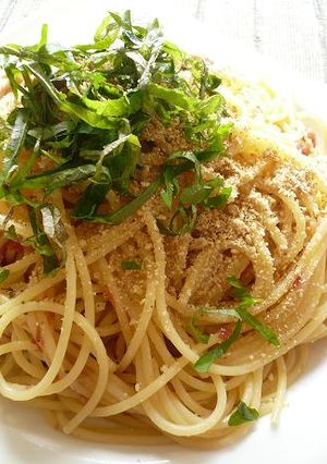 ツナと梅のパスタ 白胡麻と大葉添え。-レシピのメイン写真