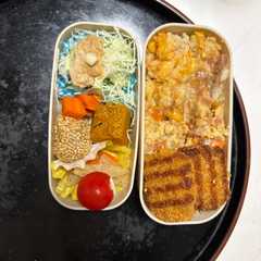 รูปของ レンジ簡単洋風梅キムチ麻婆味炒飯弁当