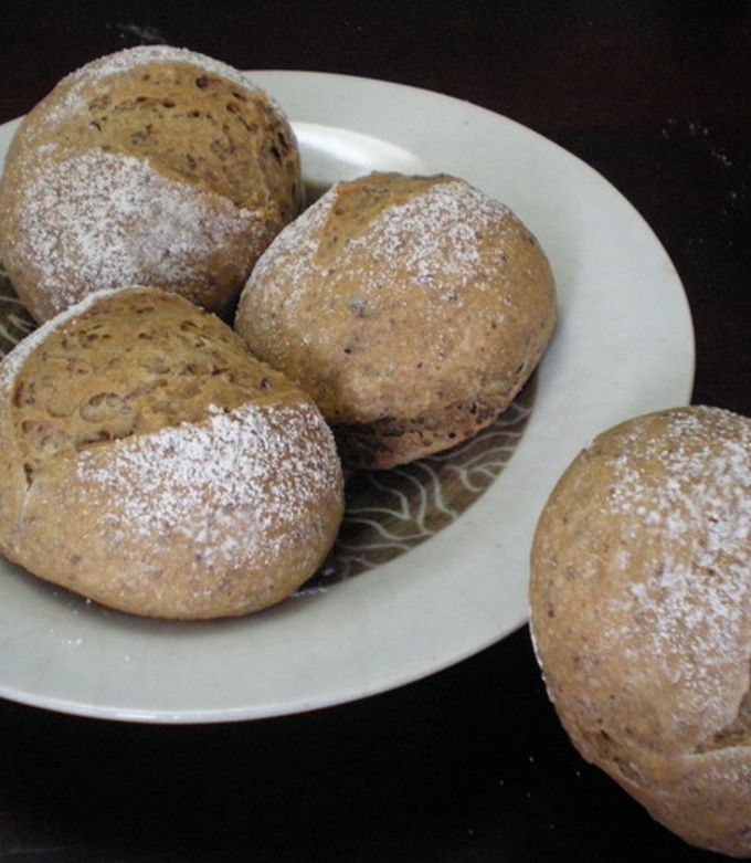 酵母レーズンが活躍！レーズンパン♪ by ちばと 【クックパッド】 簡単