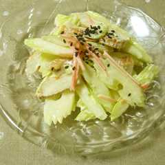 รูปของ セロリとさつま揚げのわさマヨサラダ