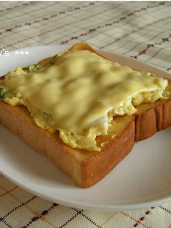 ポテトサラダで♪ 簡単チーズトースト-レシピのメイン写真