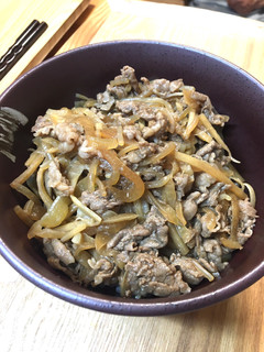 給食の「牛丼」♡野菜でかさマシマシ-レシピのメイン写真
