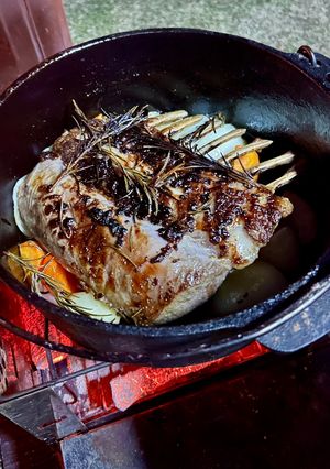 ダッチオーブンでラムラックの香草焼き-レシピのメイン写真