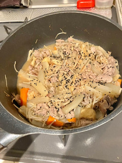 豚肉・大根・油揚げ味噌煮込みです-レシピのメイン写真