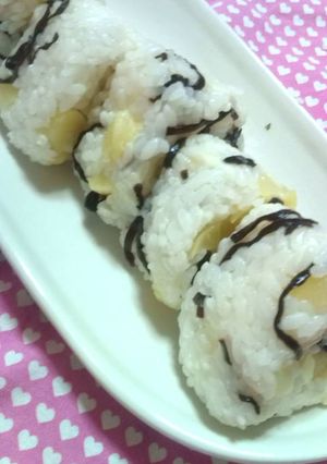 ｺﾘｺﾘ！沢庵と、塩昆布のおにぎり♪-レシピのメイン写真