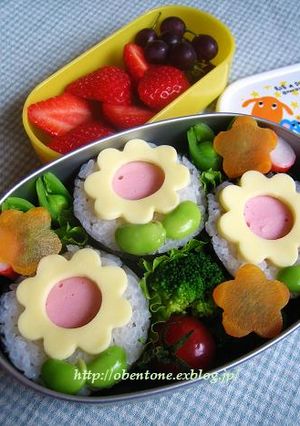 キャラ弁♪のり巻き de お花♪-レシピのメイン写真