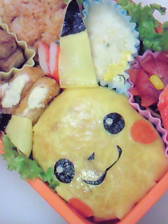 キャラ弁♪ おむらいすなピカチュウ-レシピのメイン写真