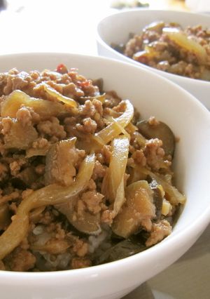 ご飯がススム♪ナスとひき肉の甘辛-レシピのメイン写真