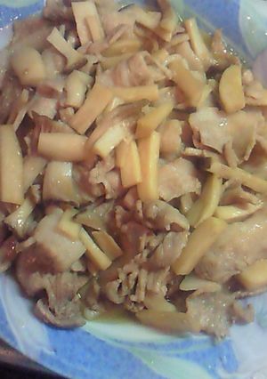 ♪豚とｴﾘﾝｷﾞのﾋﾟﾘ辛ﾊﾞﾀｰ醤油♪-レシピのメイン写真