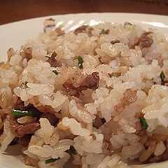 รูปของ お肉の旨味たっぷり 牛肉の炒飯!