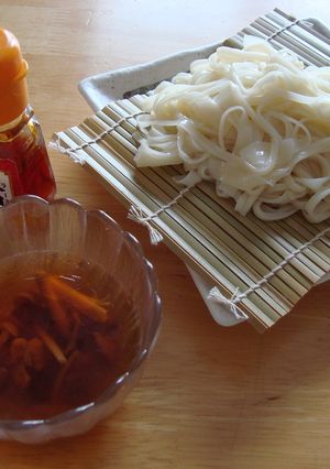 夏の昼ご飯♬鶏とキノコのピリ辛つけ麺-レシピのメイン写真