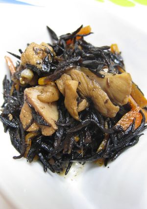鶏肉入り☆ヘルシーひじきの煮物-レシピのメイン写真