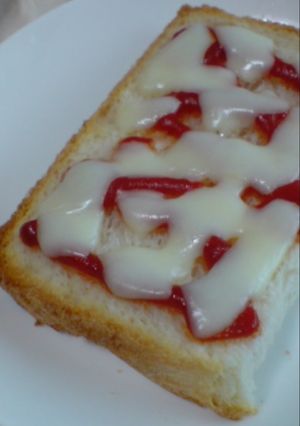 ピザ風ケチャップチーズトースト-レシピのメイン写真