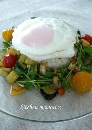 野菜たっぷり乗せ♪ガーリックライス-レシピのメイン写真