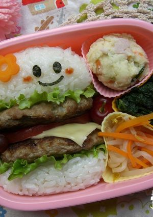 ごはんでハンバーガーのお弁当：キャラ弁-レシピのメイン写真