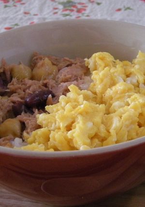 簡単朝ごはん☆シーチキンとたまごで2色丼-レシピのメイン写真