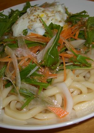 野菜もりもり!！温玉サラダうどん-レシピのメイン写真