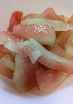 白だしだけで旨い！スイカの皮の漬物♡-レシピのメイン写真