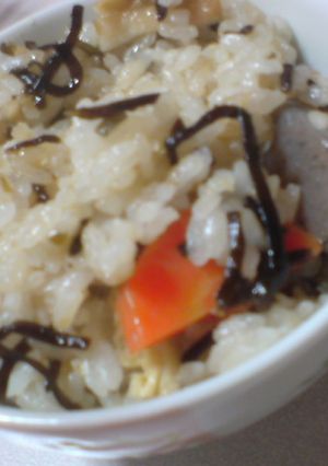 味付けは塩昆布のみ！炊き込みご飯-レシピのメイン写真