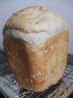 オレンジ☆バジル☆ナッツ食パン(HB)-レシピのメイン写真