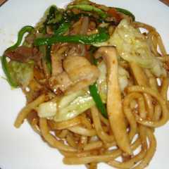 รูปของ 野菜タップリ　カレー風味の焼きうどん♪