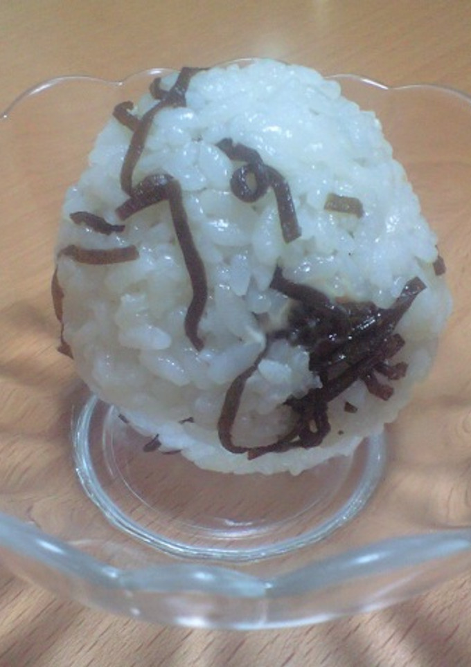 鮭マヨと塩昆布のおにぎり-レシピのメイン写真