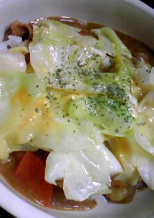 カレーにふんわりキャベたまチーズのせ-レシピのメイン写真