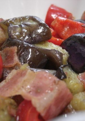 夏野菜とベーコンのオリーブオイルソテー-レシピのメイン写真