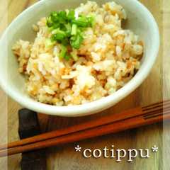 รูปของ 素朴な味のたぬきご飯