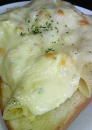 朝食に＊残ったマカロニサラダのトースト＊-レシピのメイン写真