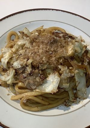 醤油と鰹だし香る！絶品焼きうどん-レシピのメイン写真