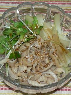 鶏皮とセロリの中華ドレッシング和え-レシピのメイン写真
