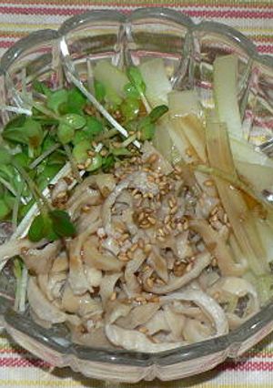 鶏皮とセロリの中華ドレッシング和え-レシピのメイン写真