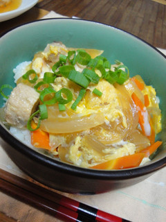 うちの定番☆野菜たっぷり親子丼-レシピのメイン写真
