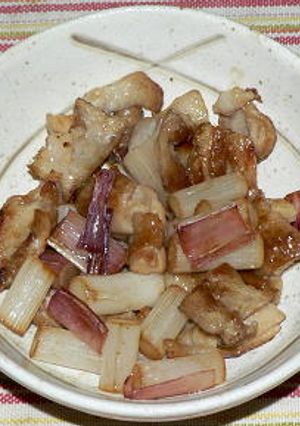 鶏皮とミョウガタケの梅酢炒め-レシピのメイン写真