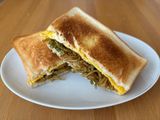 オム焼きそばトーストサンド！