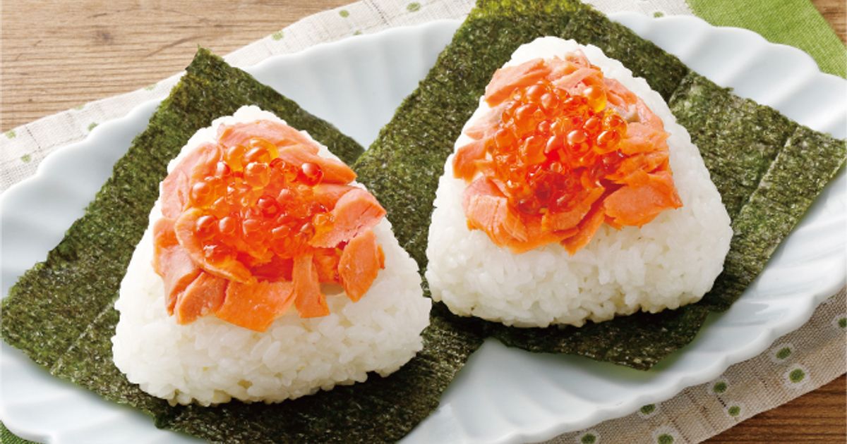 鮭・いくらおにぎり by コープこうべ 【クックパッド】 簡単おいしい
