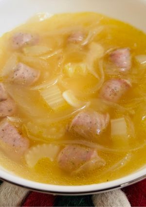 セロリとソーセージのスープ-レシピのメイン写真