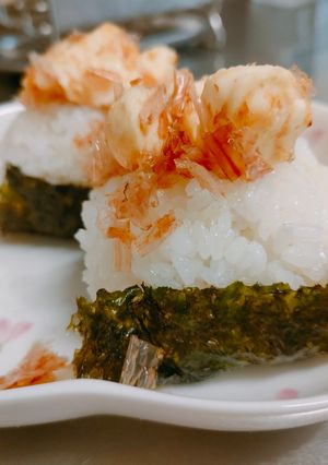 クリームチーズ乗せおにぎり-レシピのメイン写真