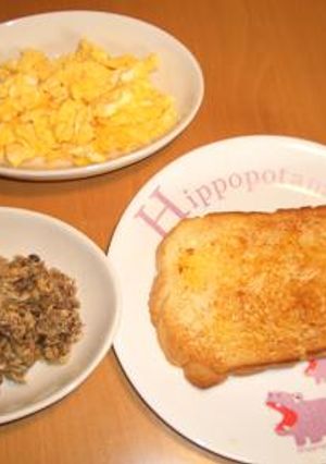 サバ缶とスクランブルエッグトースト-レシピのメイン写真