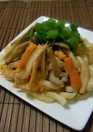 一味違う♪エスニック風豚キムチ焼きうどん-レシピのメイン写真