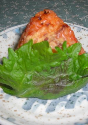野菜ジュースの炊込ご飯でおにぎりを-レシピのメイン写真