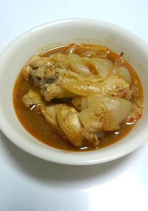 鶏手羽元とタマネギのピリ辛煮-レシピのメイン写真