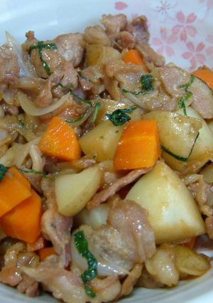 大葉を入れておいしさ倍増✿肉じゃが-レシピのメイン写真