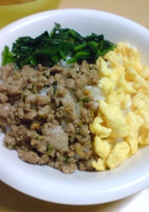 我が家の丼☆みんな大好き3色そぼろ-レシピのメイン写真