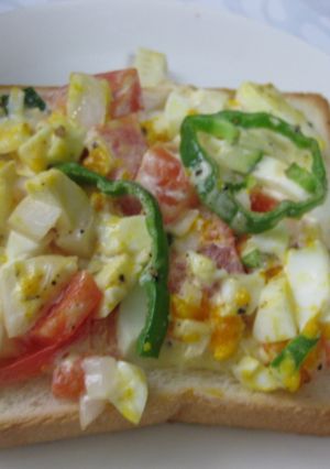 朝食の定番に☆夏野菜マヨたまトースト♪-レシピのメイン写真