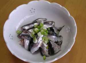 スプーンで簡単下処理！旬の『しこいわし』-レシピのメイン写真